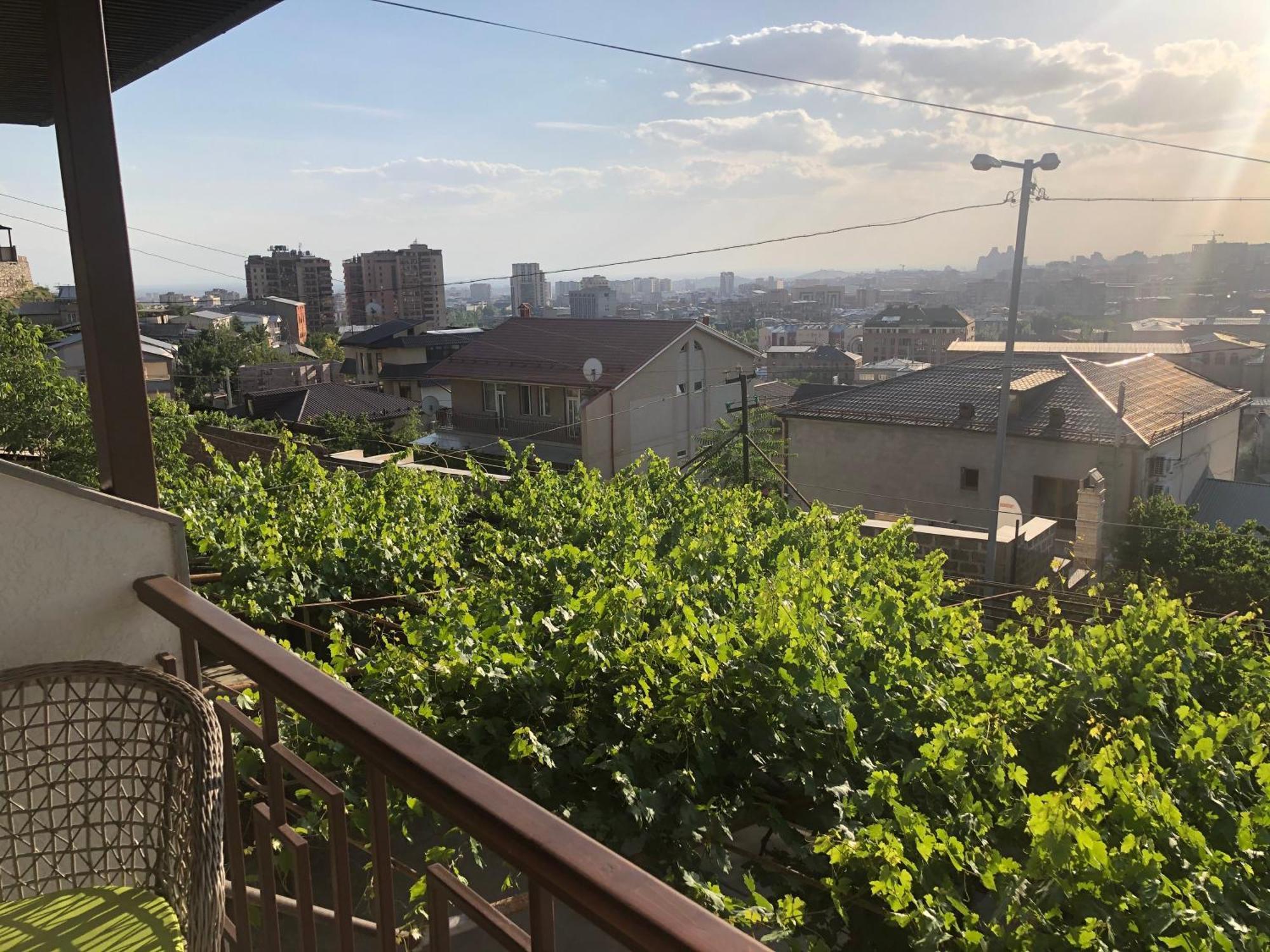 Hillside Guest House エレバン エクステリア 写真